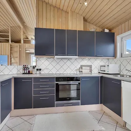 Awesome In With Kitchen 4*